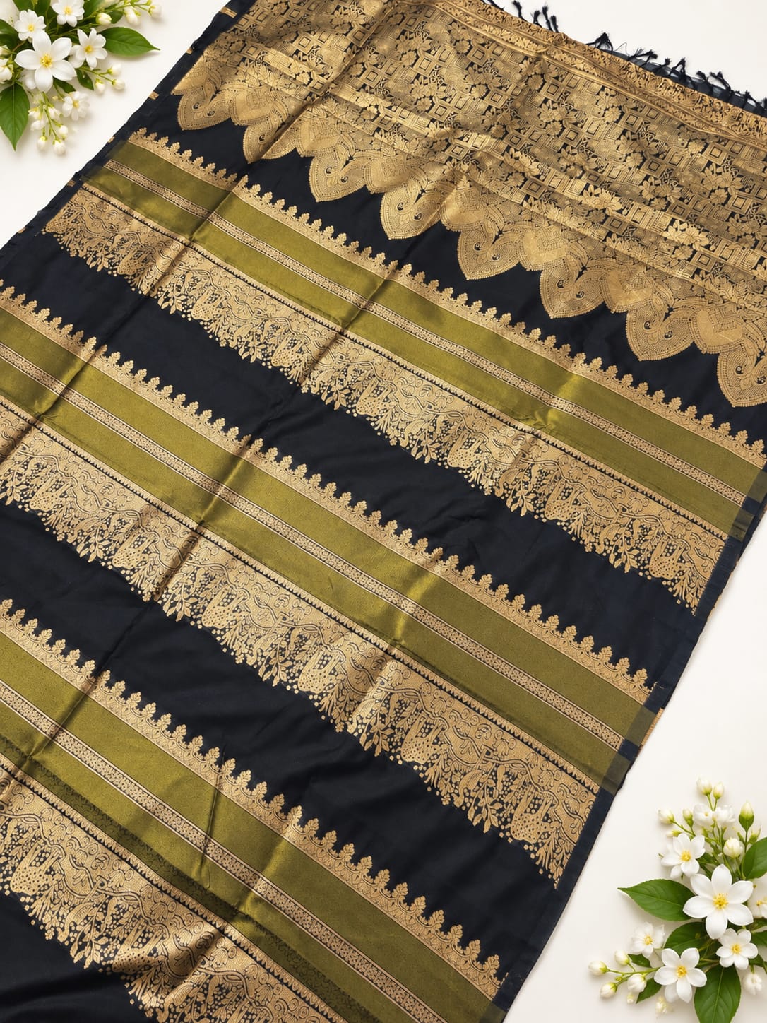 New Insta Trending Silk Saree ( Same Colour Only Dispatch )