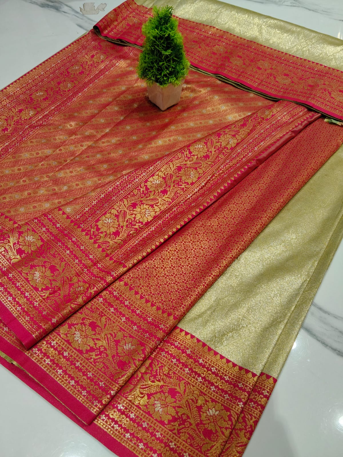 Thanga Mayil  Saree