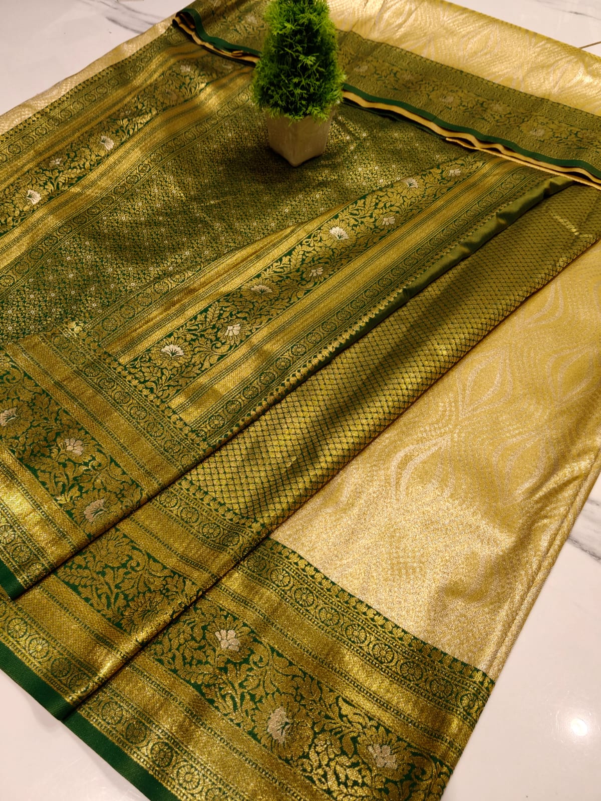 Thanga Mayil  Saree