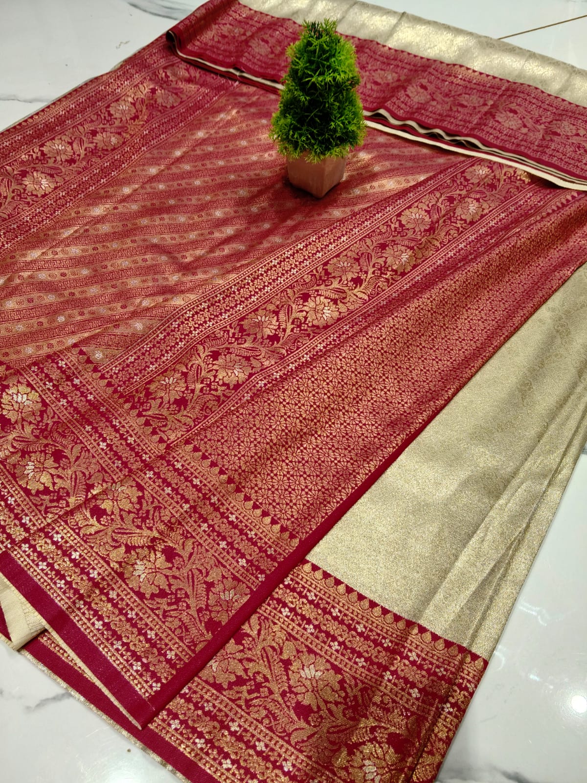 Thanga Mayil  Saree