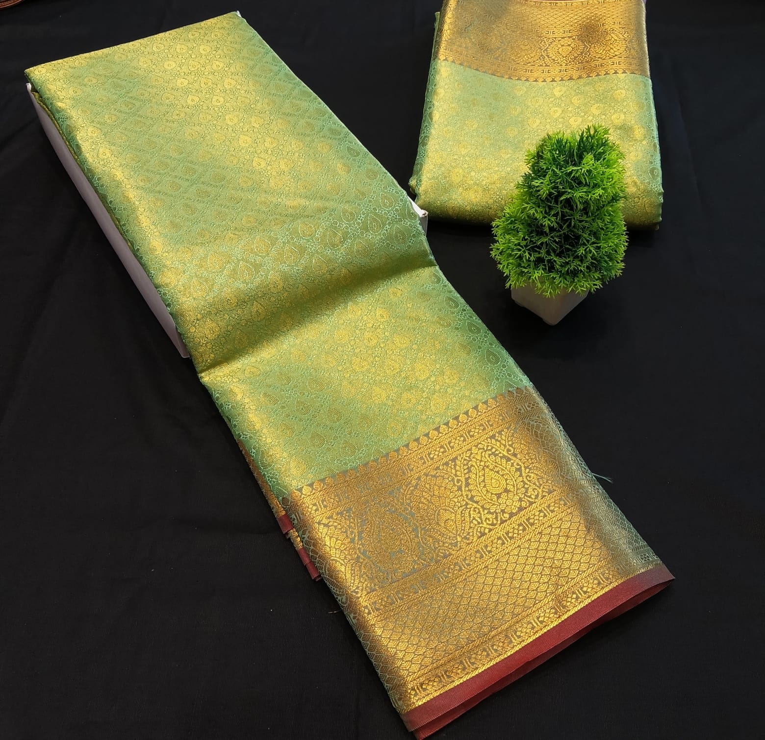 Premium Tissue Saree