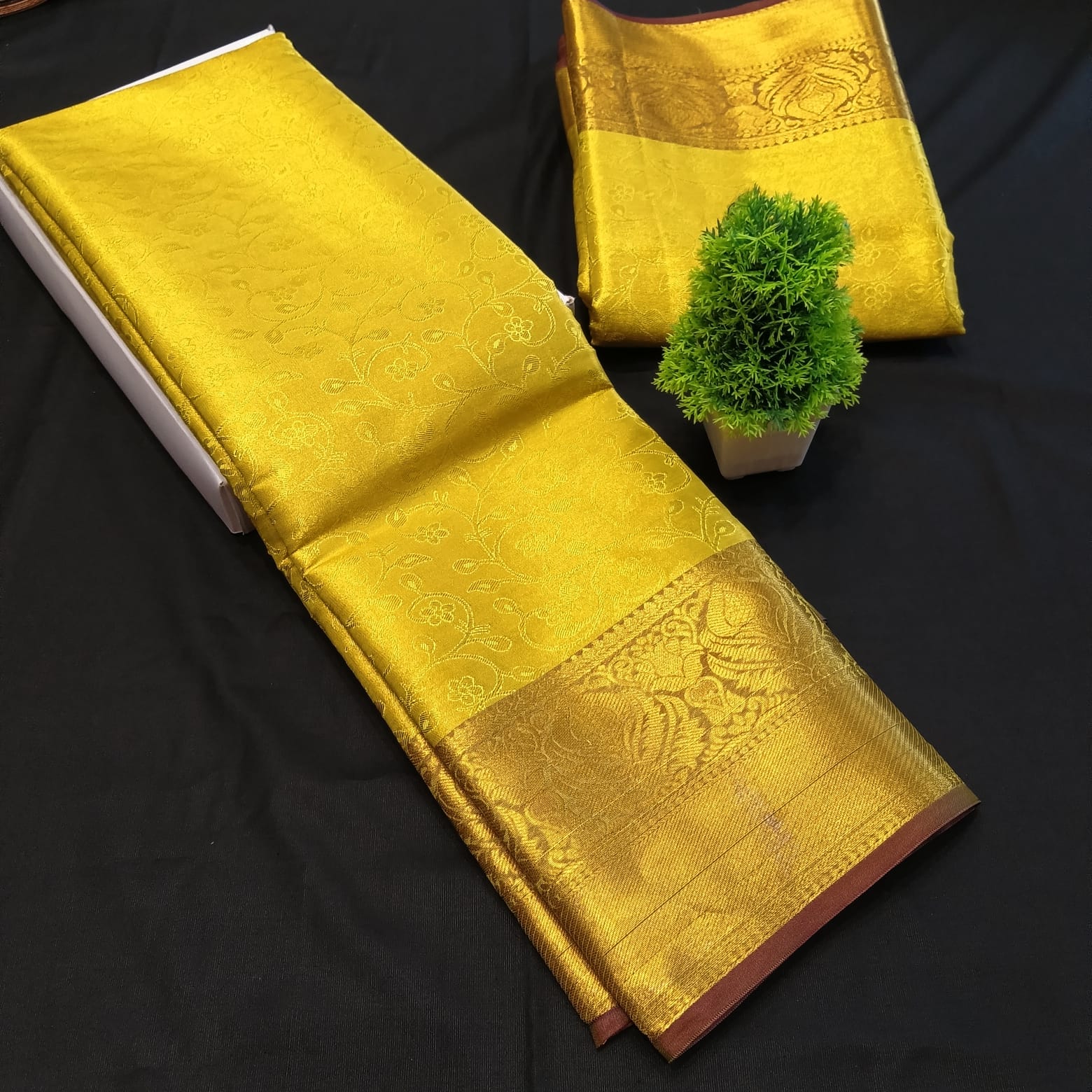 Premium Tissue Saree