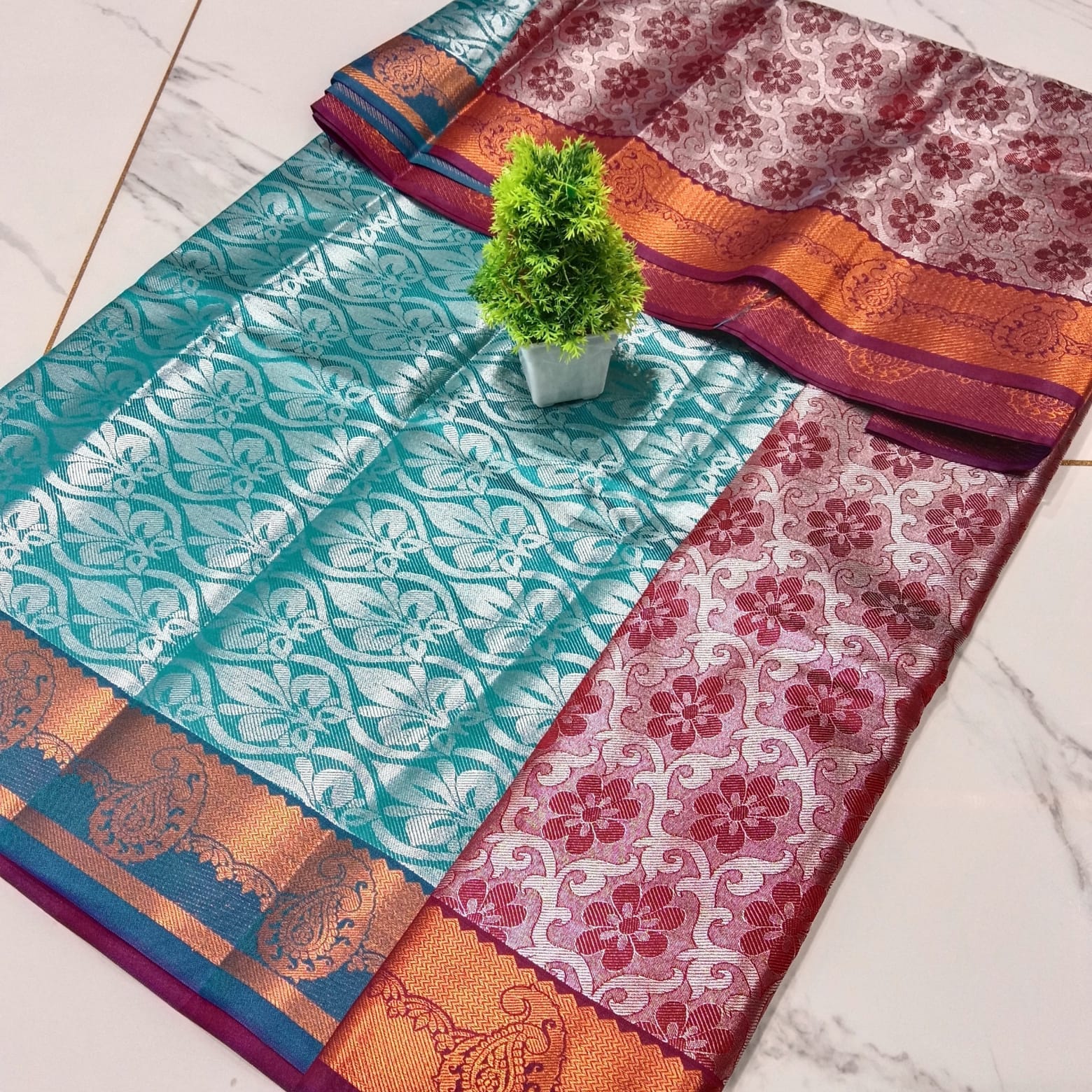 Silver Zari  Dual-Tone Contrast Soft Silk Saree
