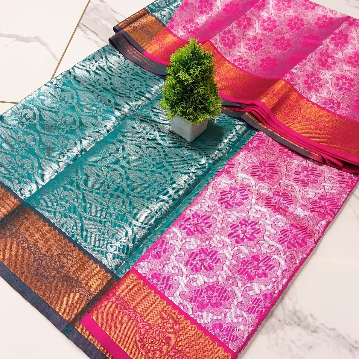 Silver Zari  Dual-Tone Contrast Soft Silk Saree