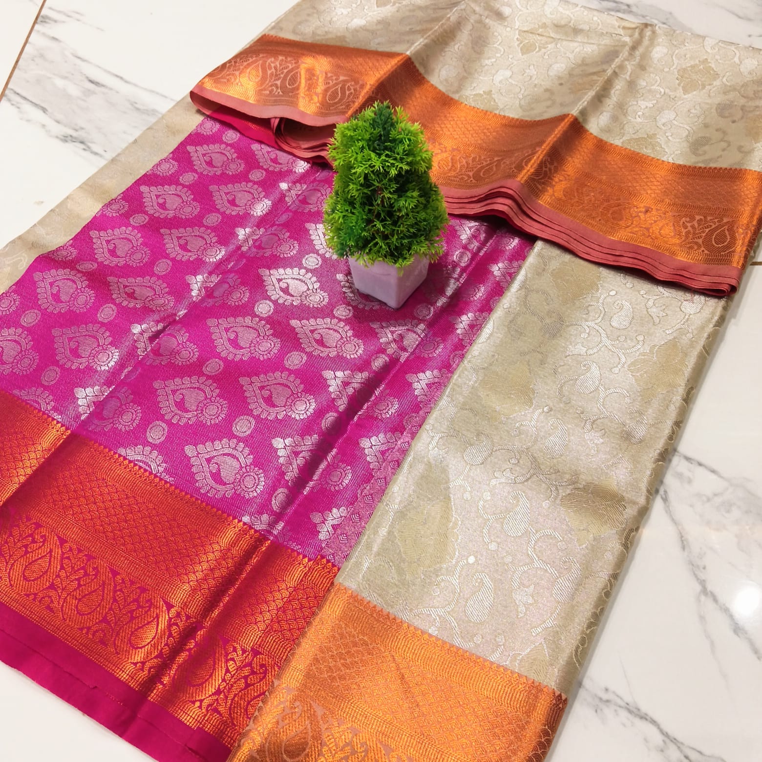 Silver Zari  Dual-Tone Contrast Soft Silk Saree