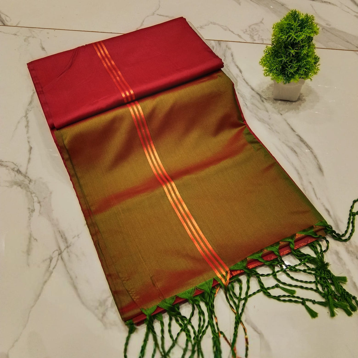 Plain Luxury Soft Silk Sarees With Jacquard blouse