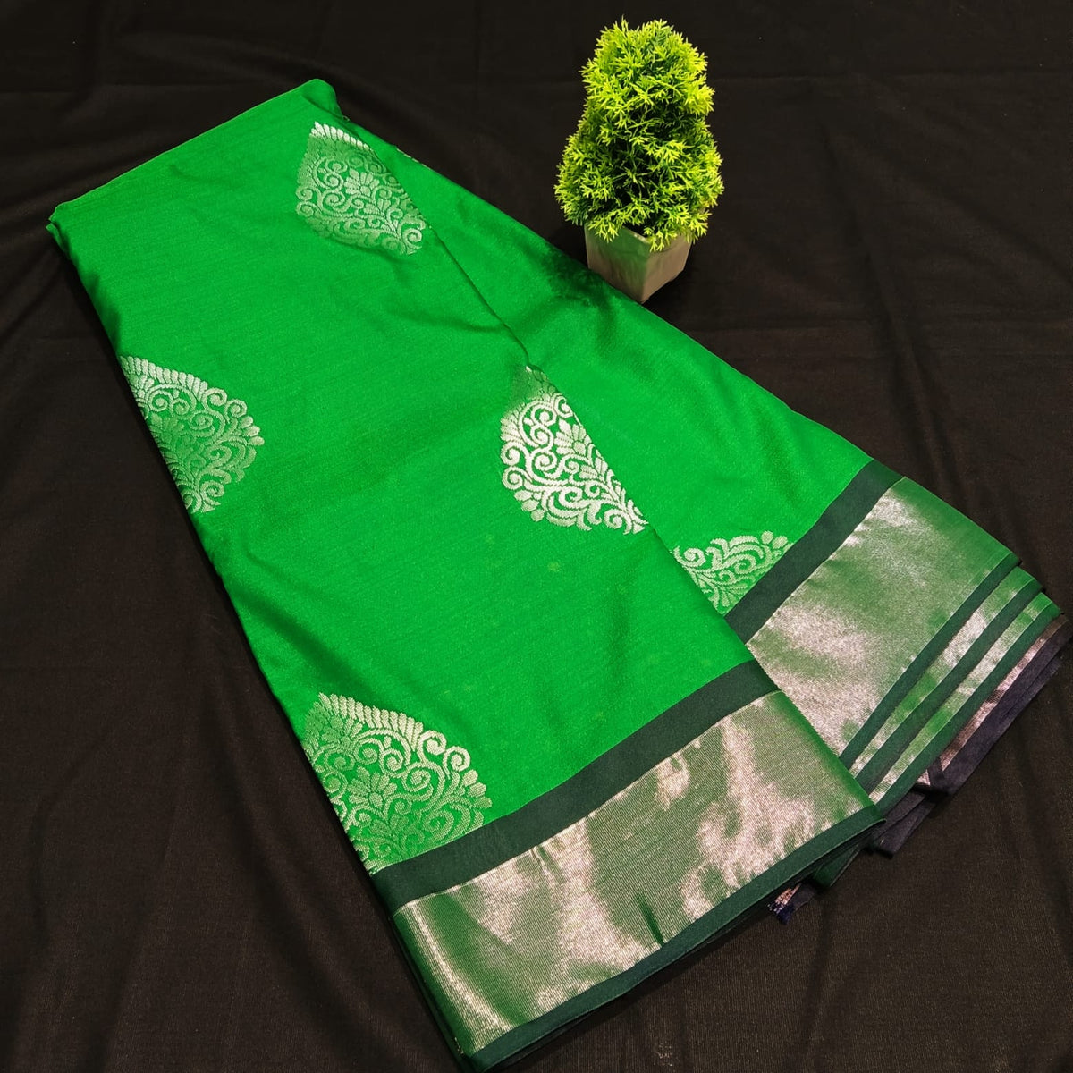 Mahalakshmi Border Saree