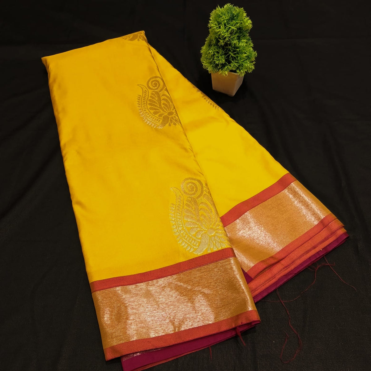 Mahalakshmi Border Saree