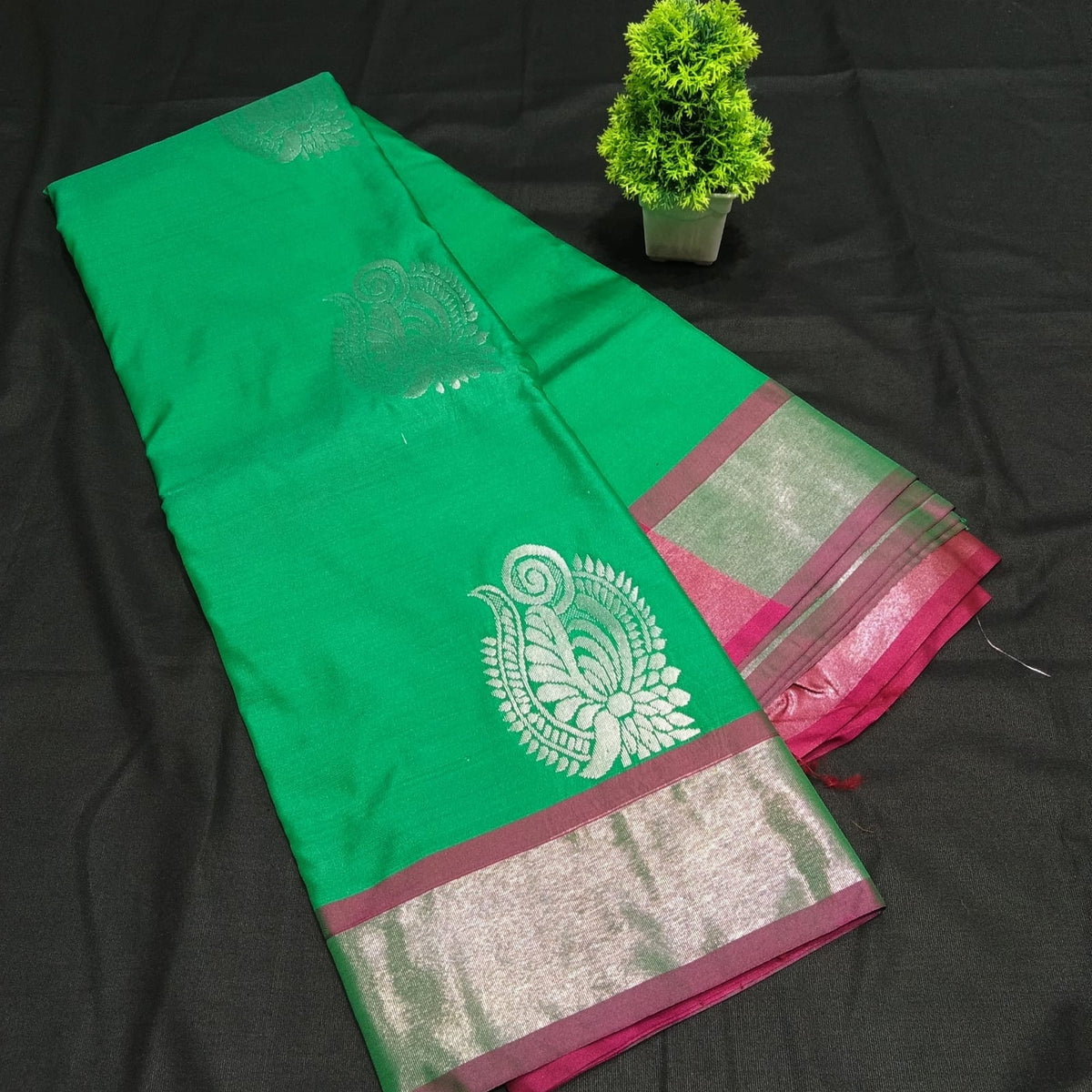 Mahalakshmi Border Saree