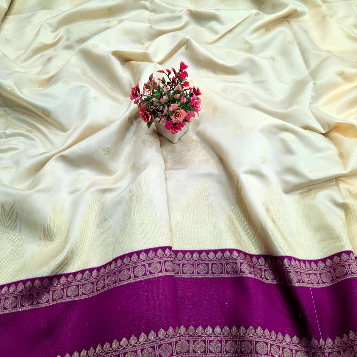 Checked Gold Woven Silk Saree