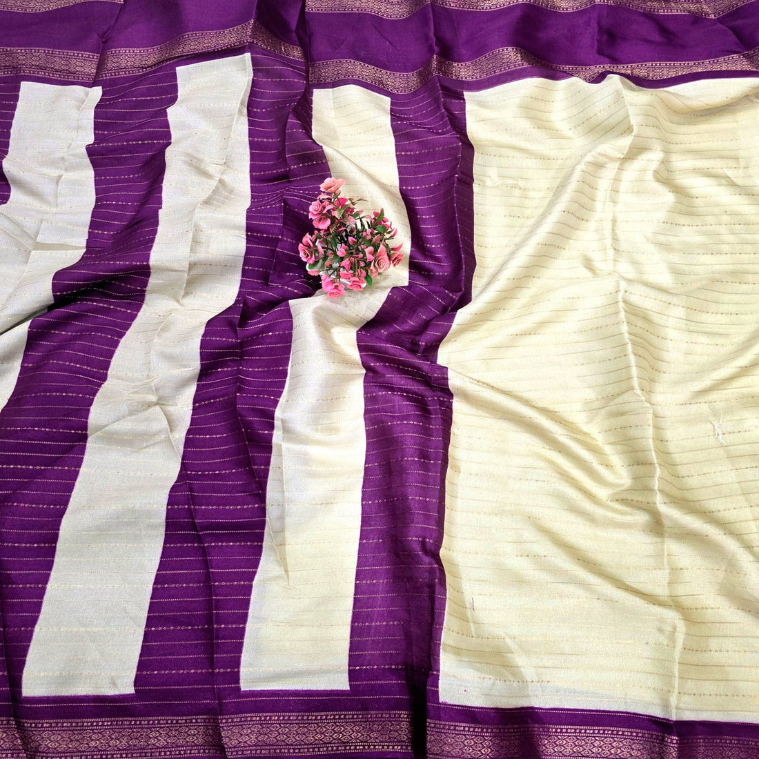 Dola Type Google.com Saree ( pre booking saree 8 to 10 working days )
