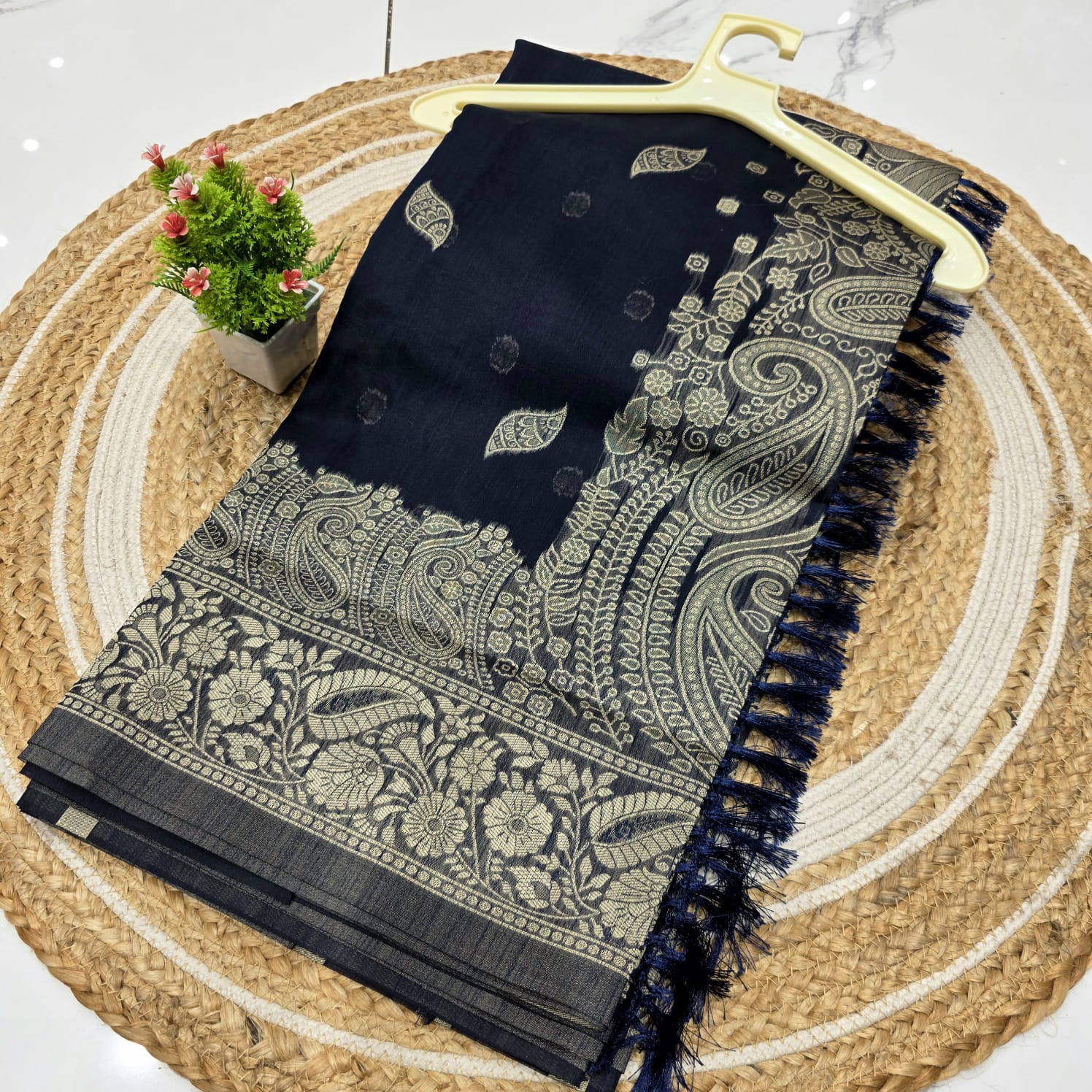 Weaving Cotton Saree