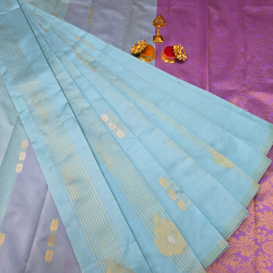 Borderless Vairaoosi Soft silk saree