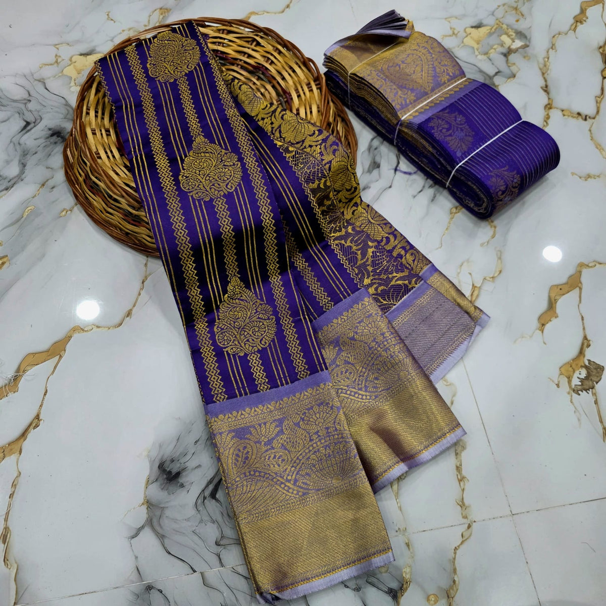 Classic Checked Vairaoosi Silk Saree ( Same Colour Only Dispatch )