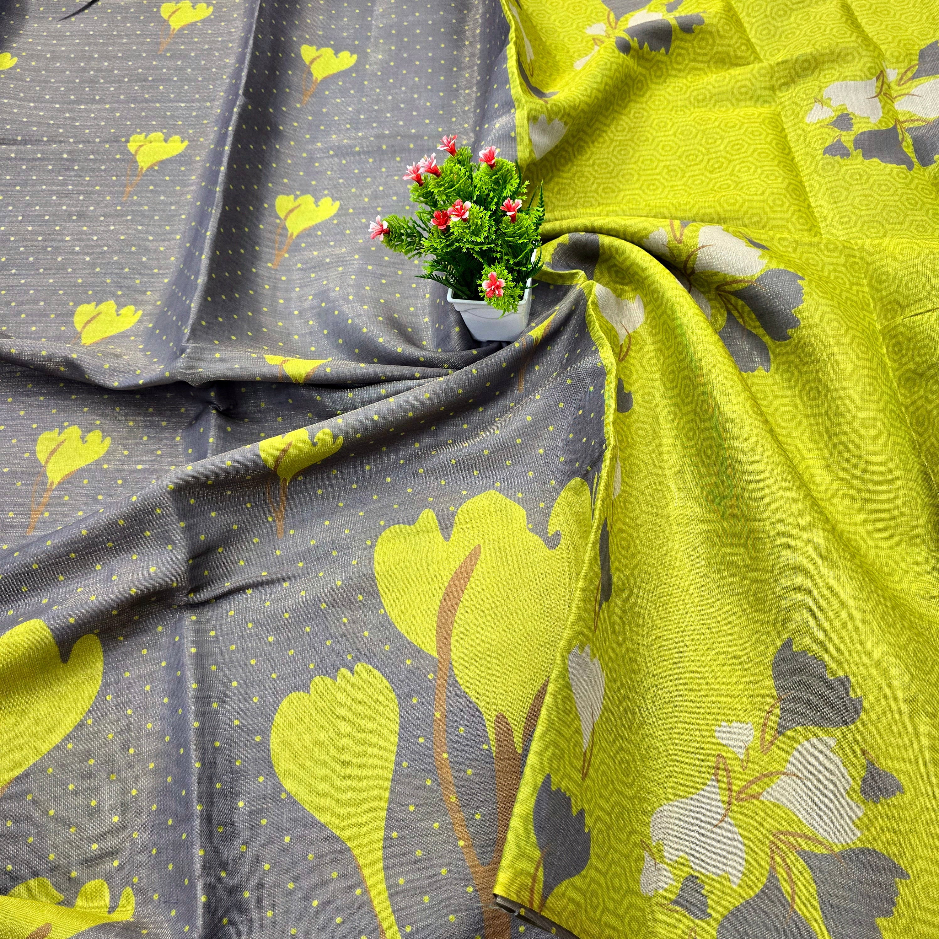 Floral Printed Linen Cotton Saree