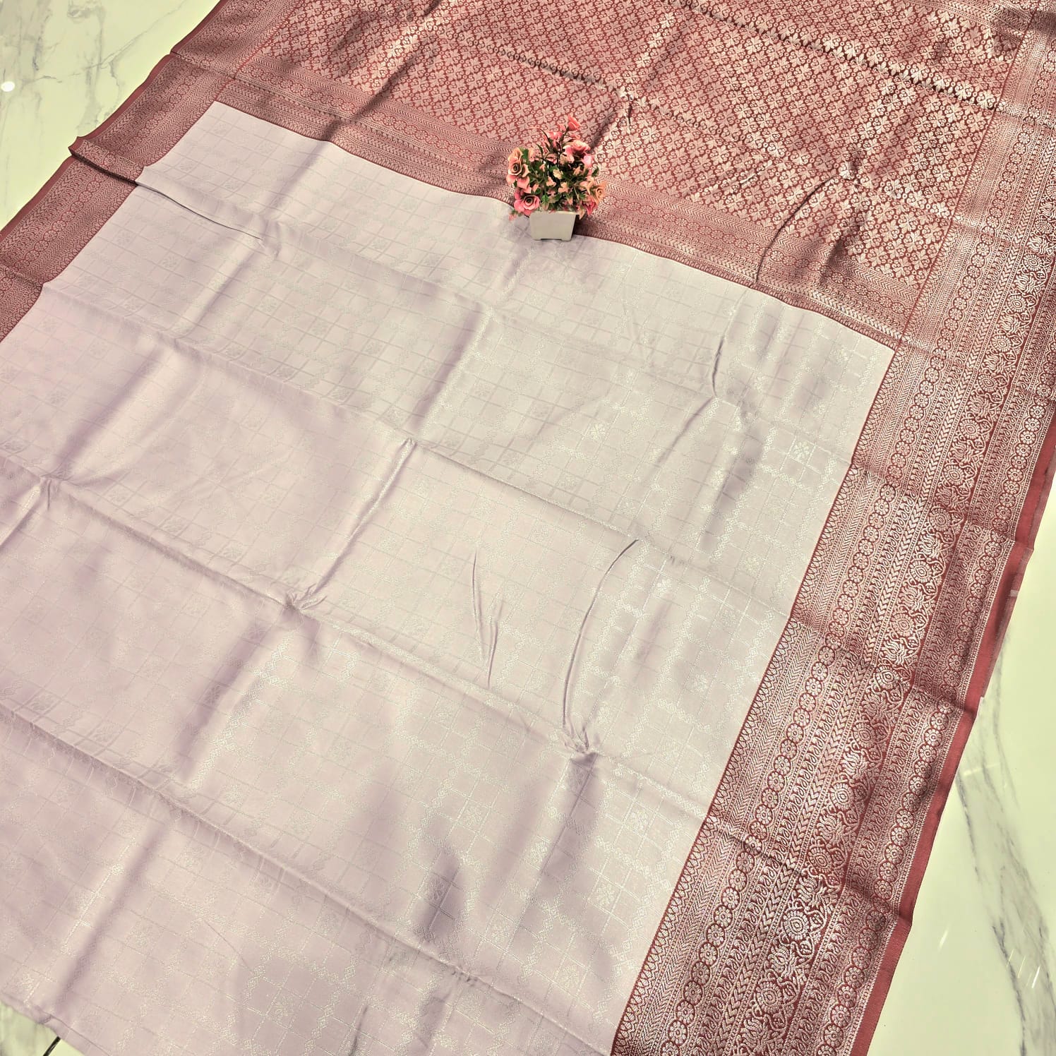 Silver Zari Check Pattern Saree