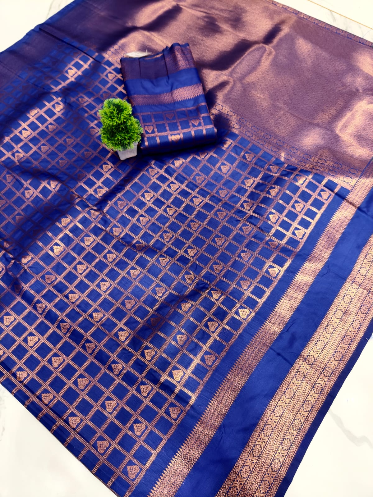 Checked Zari Pattern Soft Silk Saree
