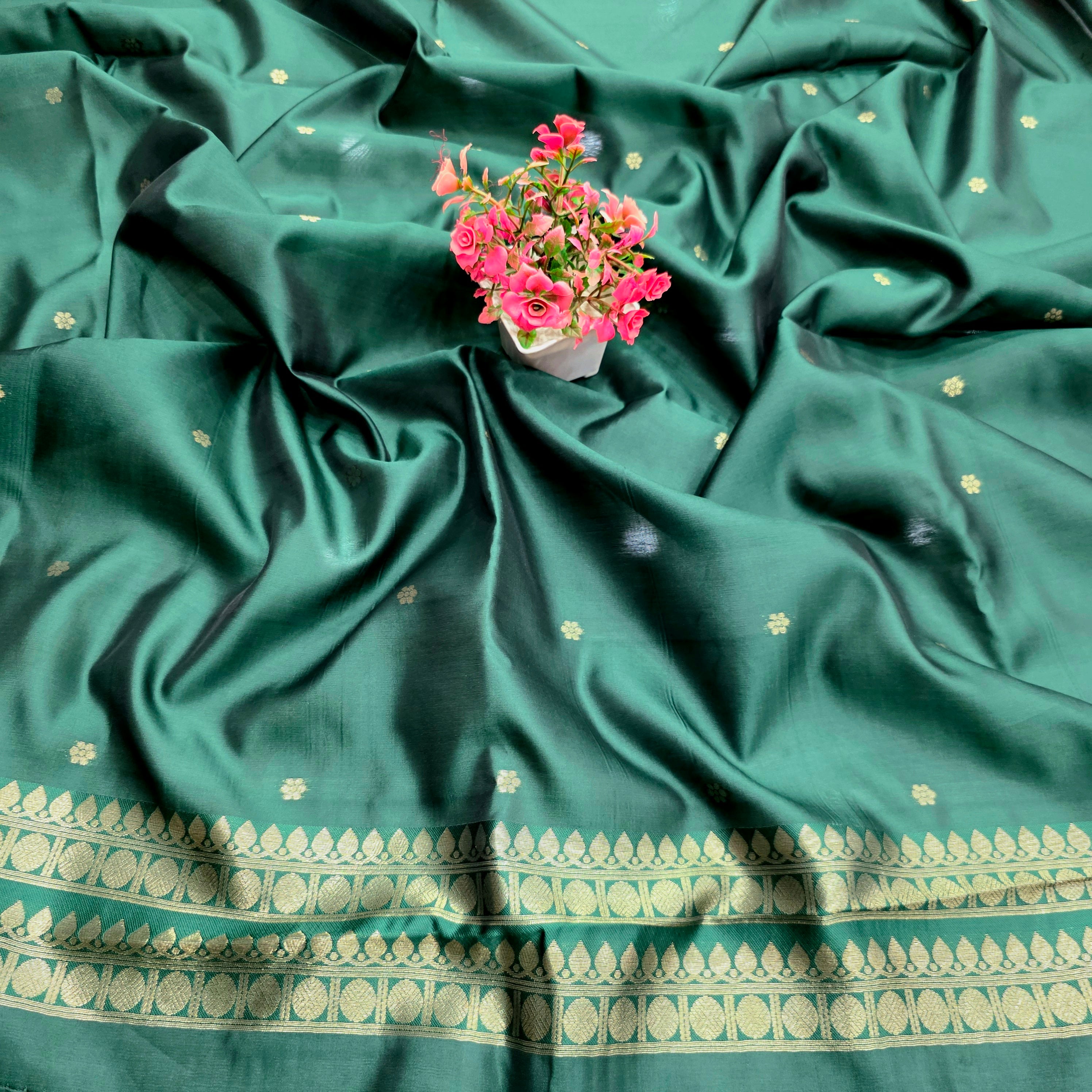 Checked Gold Woven Silk Saree