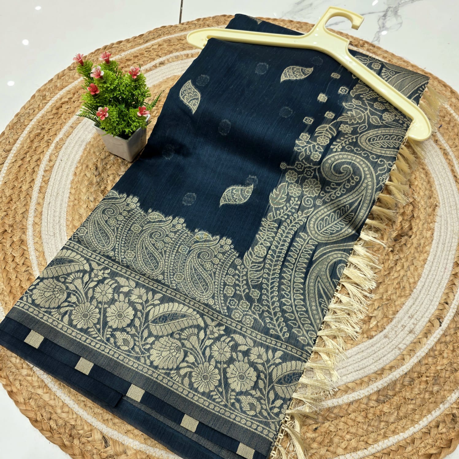 Weaving Cotton Saree
