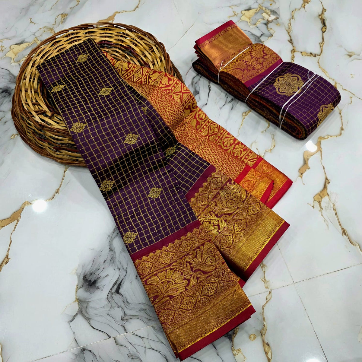 Classic Checked Vairaoosi Silk Saree ( Same Colour Only Dispatch )