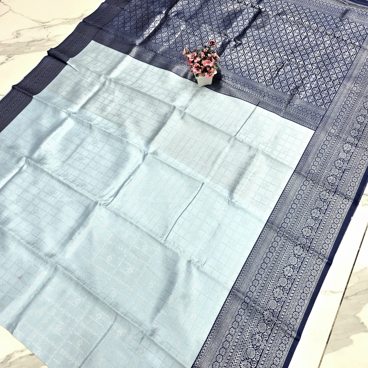 Silver Zari Check Pattern Saree