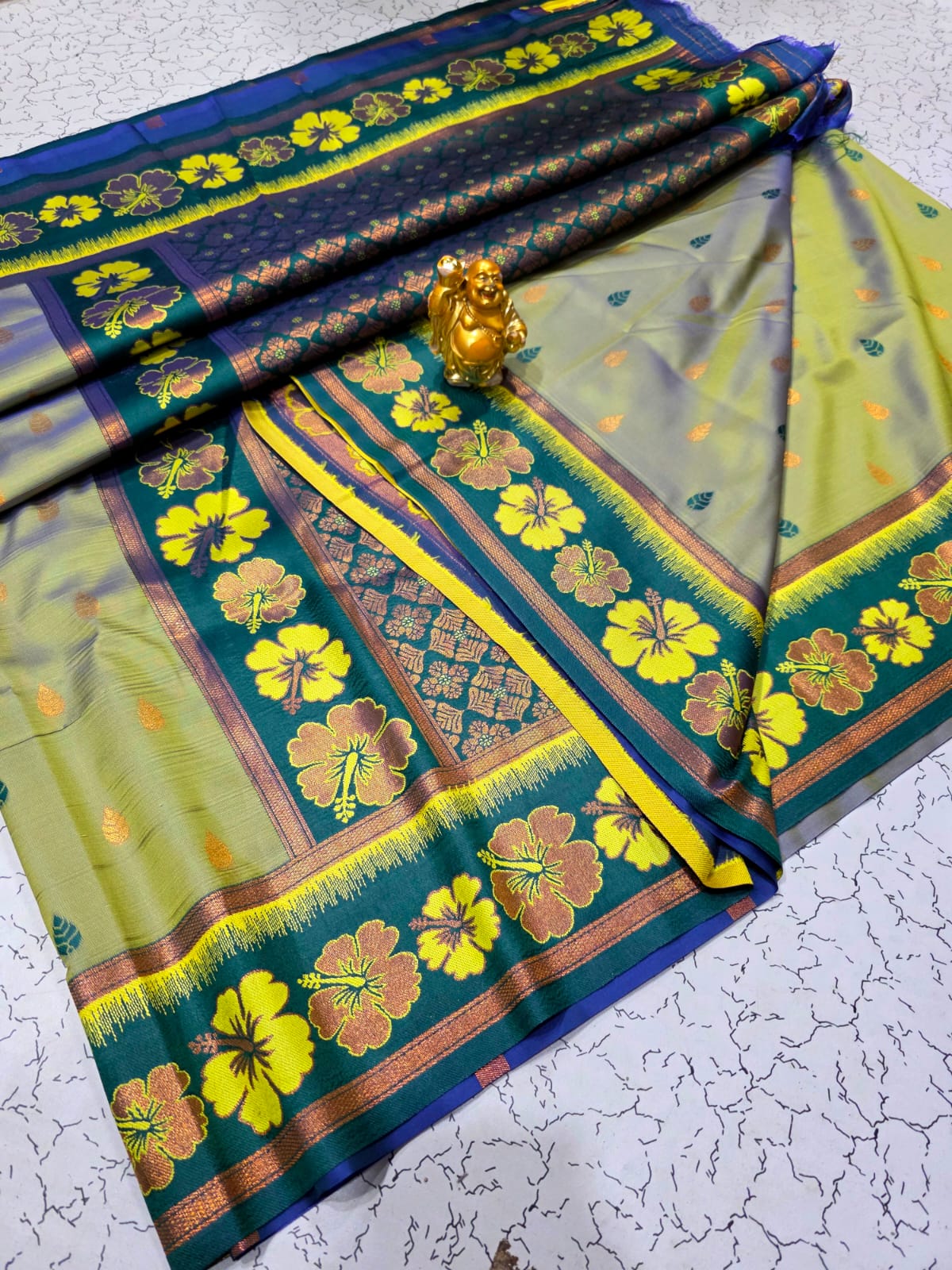 Soft Silk Hibiscus Flower Design – light green