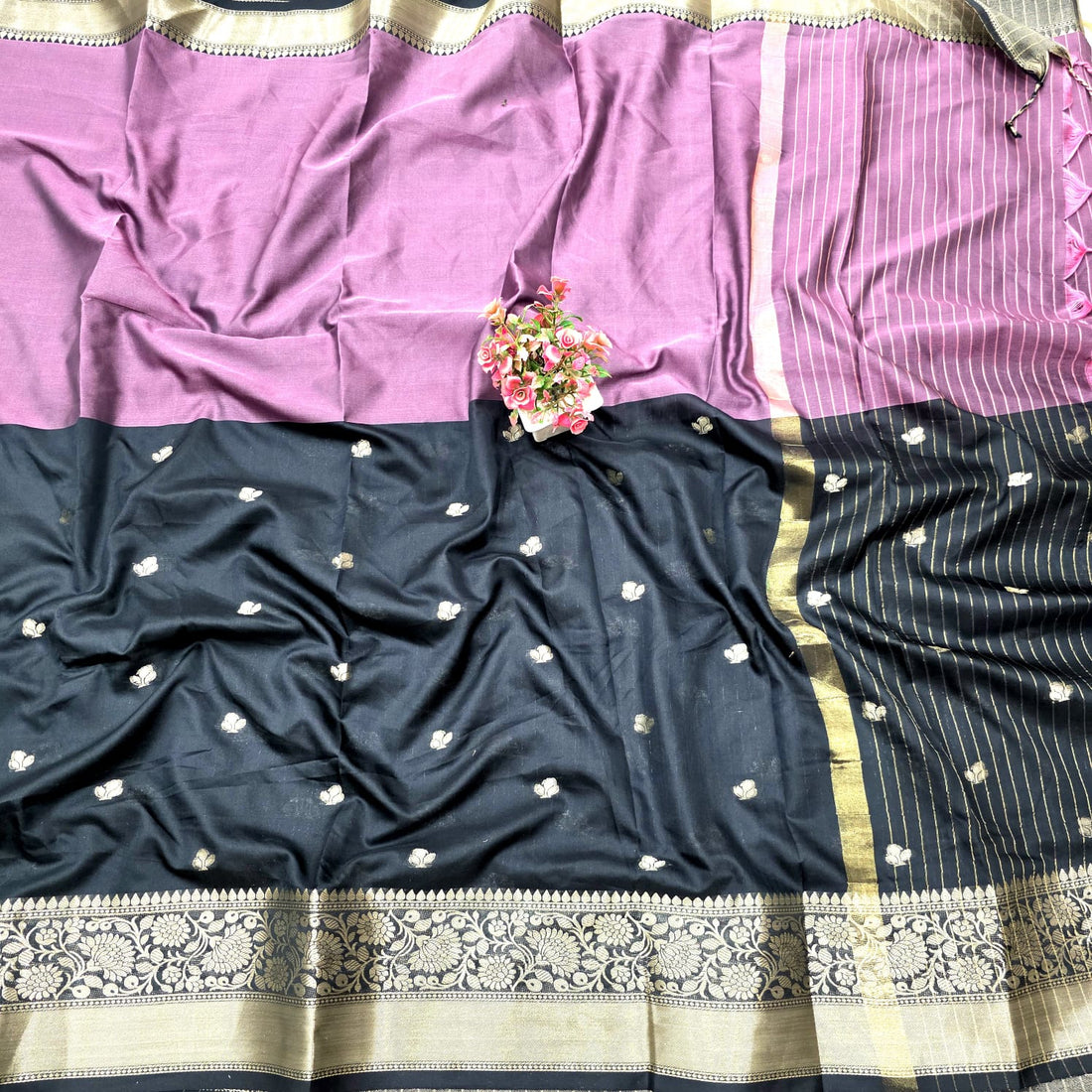 Insta Trending Kolam Silk Saree