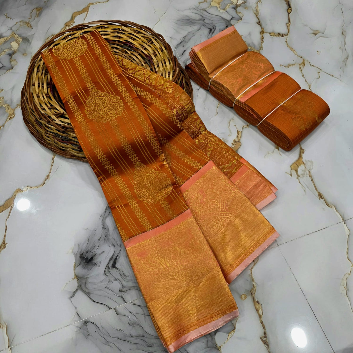 Classic Checked Vairaoosi Silk Saree ( Same Colour Only Dispatch )