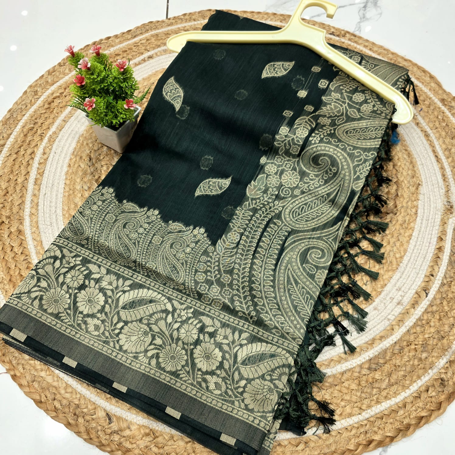 Weaving Cotton Saree
