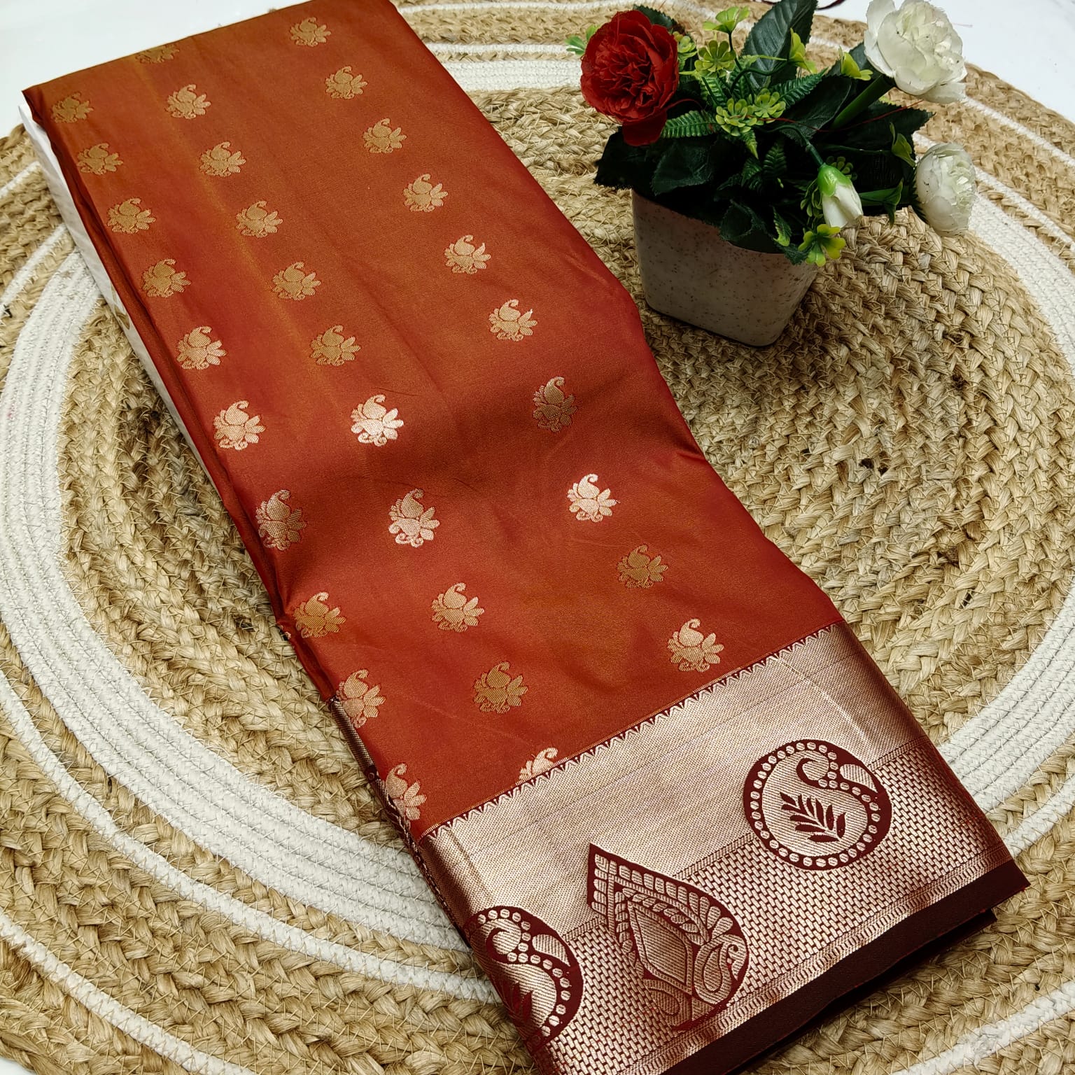 Magilmithra Soft Silk Saree
