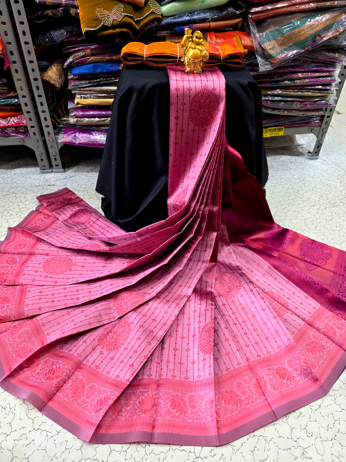 Vairaoosi Pattern Kubera - Pink