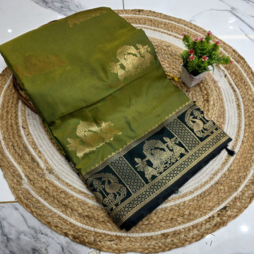 Luxury Pallakku Design Soft Silk Saree