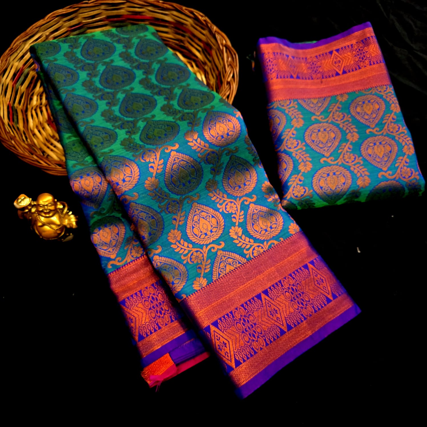 Mayil pattu saree ( Pre Booking Saree 8 to 10 Working Days )