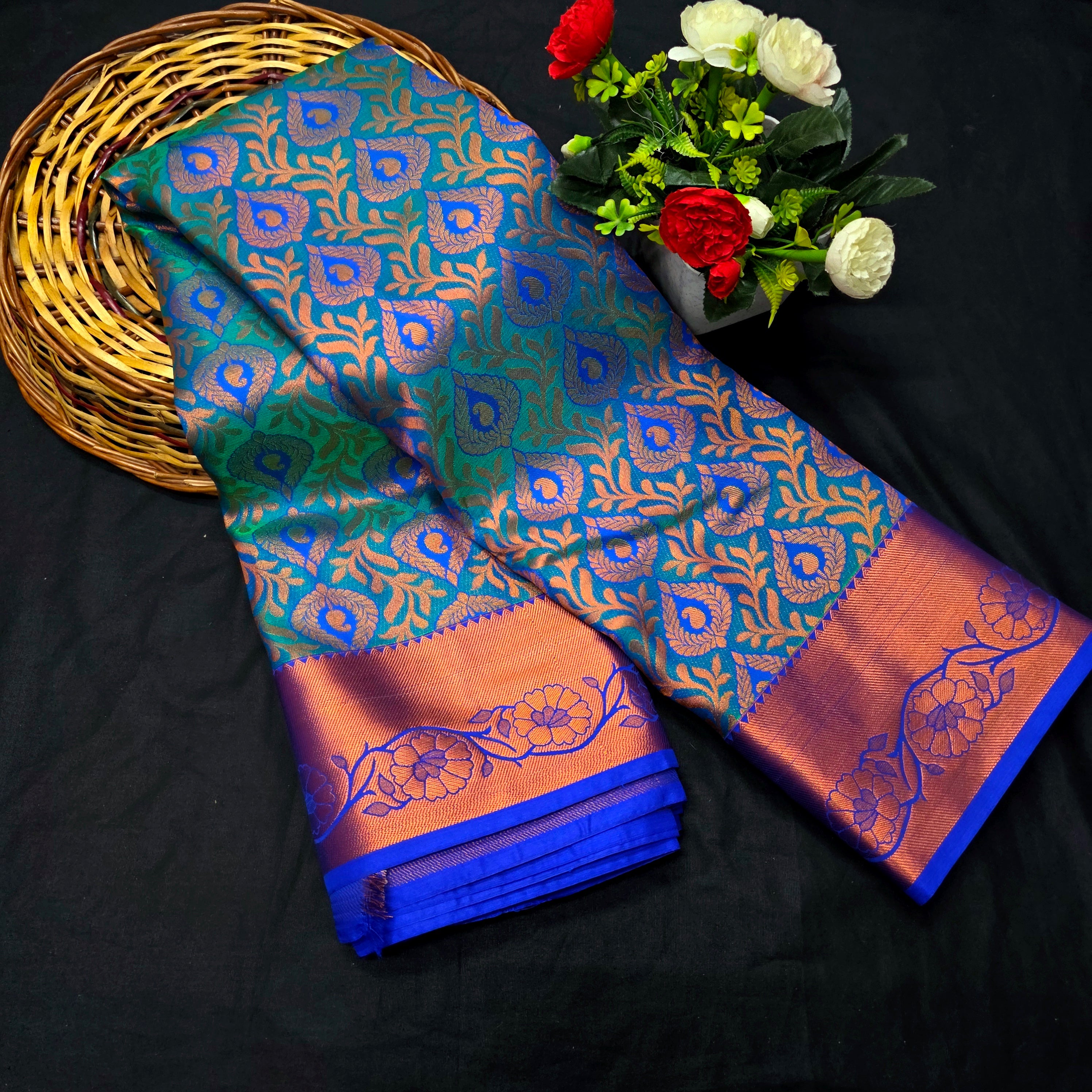 Mayil Pattu sarees ( Pre Booking Saree 8 to 10 Working days )