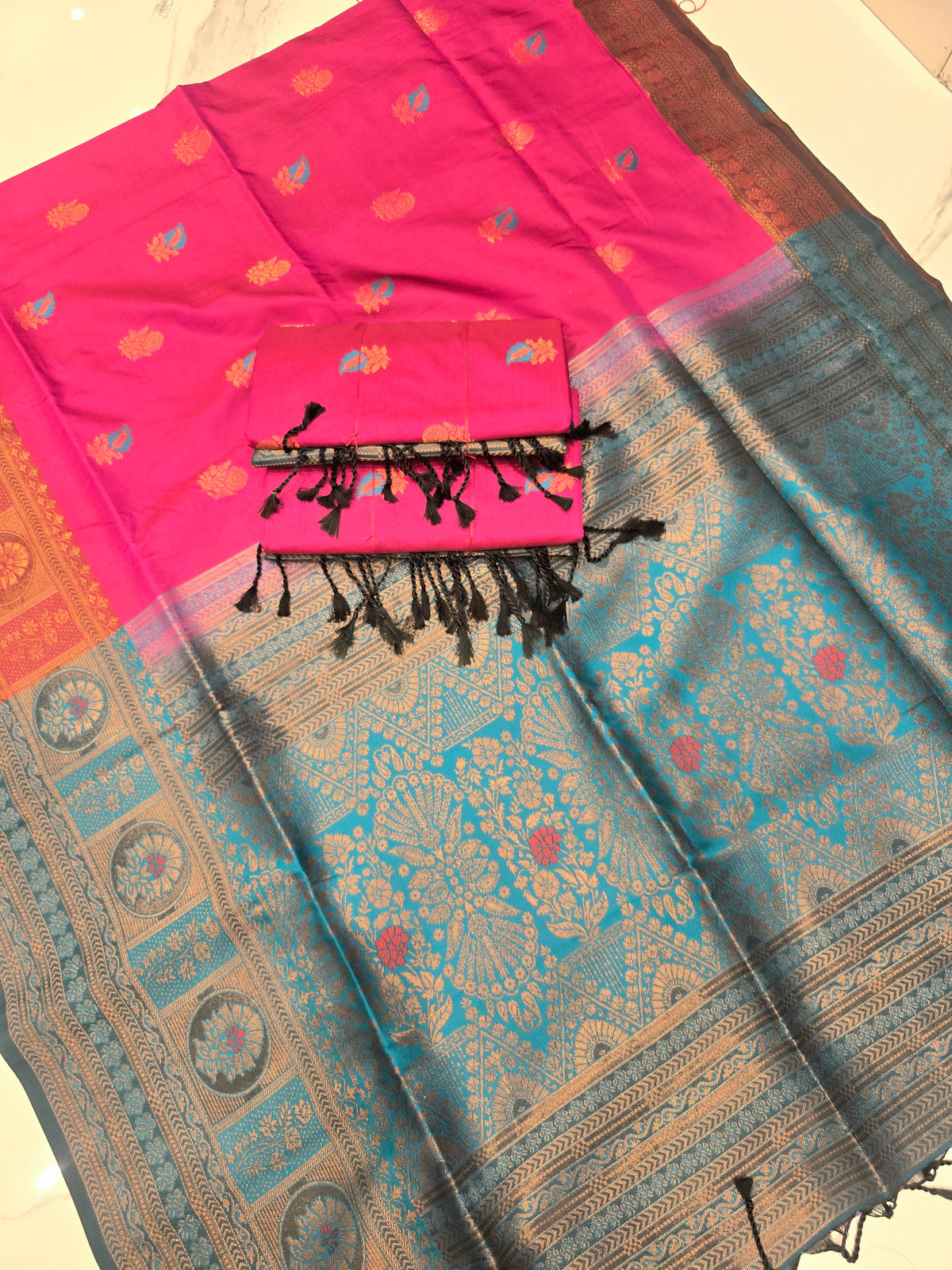 Elagent Soft Silk Saree ( Same Colour only dispatch )